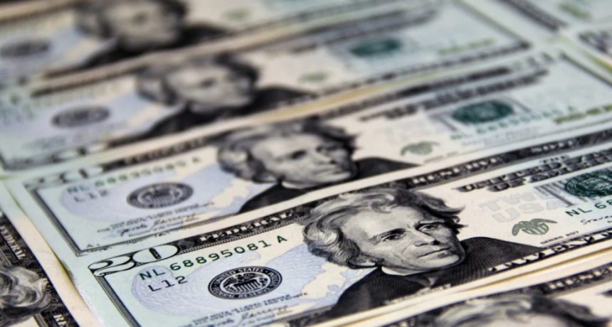 Leve alza del dólar blue: a cuánto cerró este martes