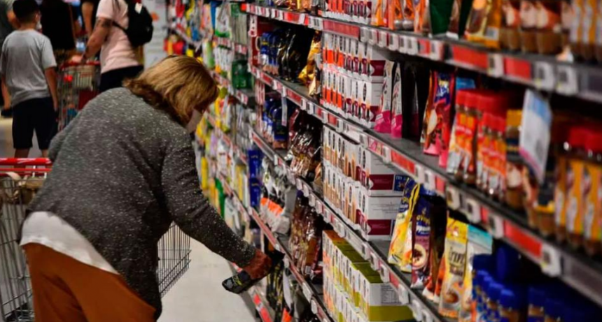 Las ventas en supermercados cayeron 9,7% y acumulan siete meses consecutivos en baja