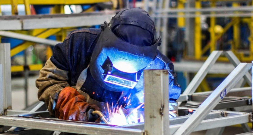 La industria padece un retroceso mayor al de la hiperinflación del '89 y el Covid