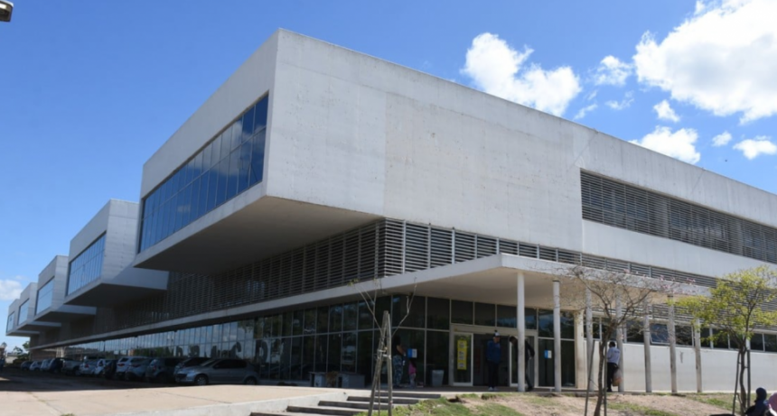 Fueron cesanteados 11 empleados del Hospital Iturraspe por irregularidades