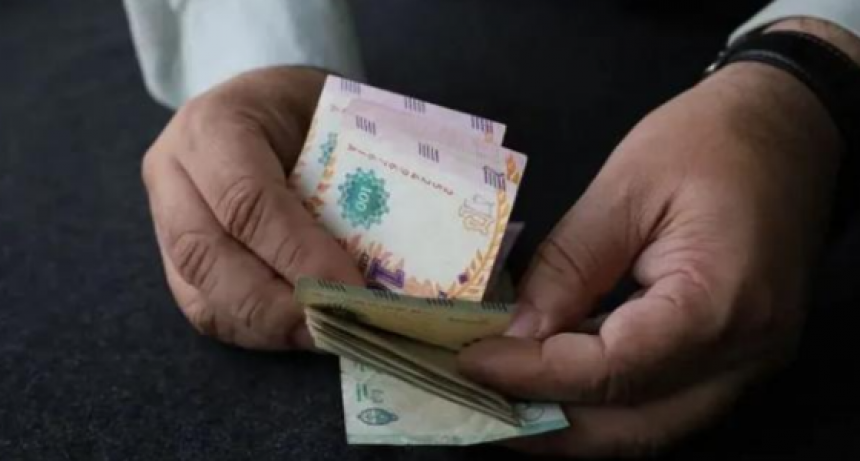 Salario mínimo: el Gobierno fijó por decreto el aumento y llegará a $271.571 en octubre