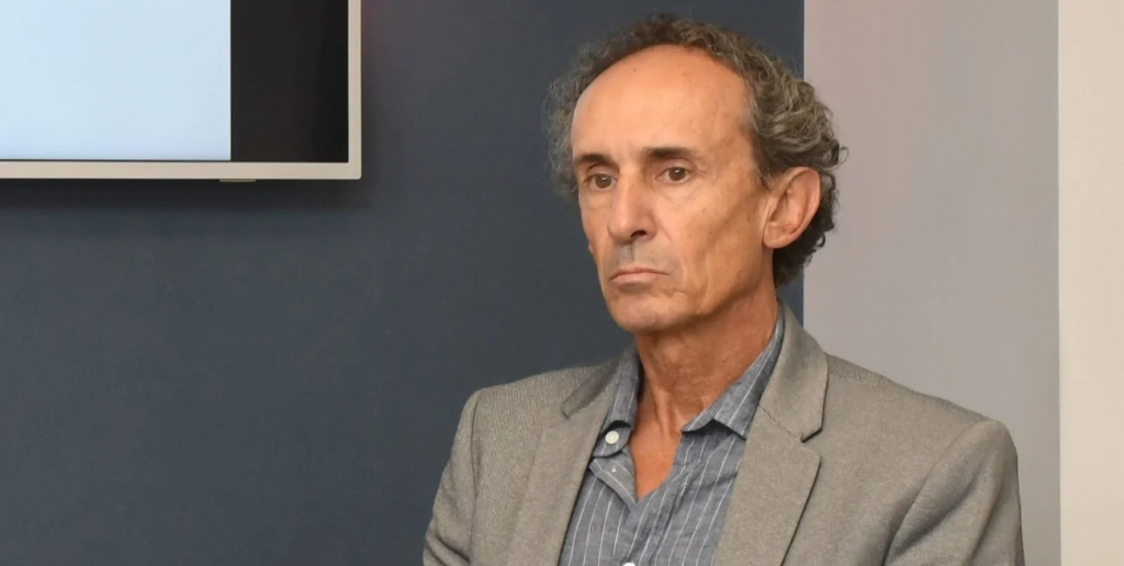 Renuncia uno de los directores de la EPE