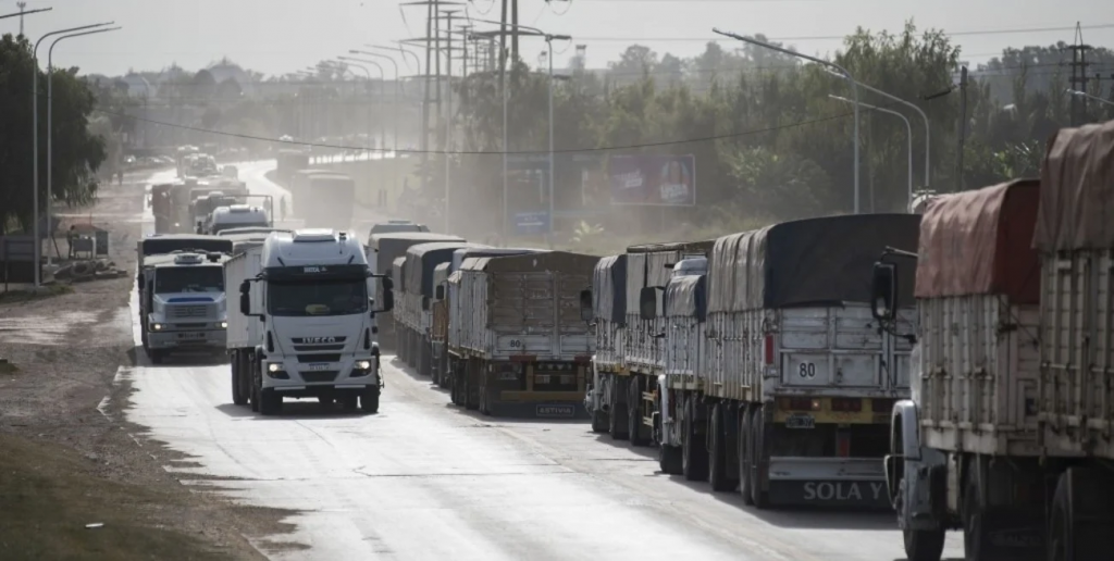 Camioneros santafesinos ya no deberán hacer el nuevo carné nacional: Aladio confirmó la excepción
