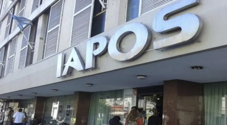 Reclamo de afiliados y jubilados frente al Iapos por aumentos desmedidos