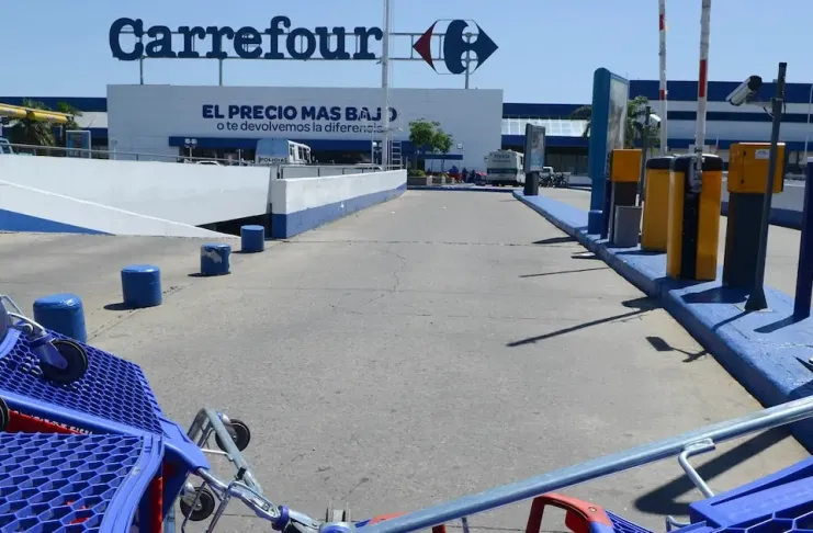La cadena Carrefour busca comprador en Argentina