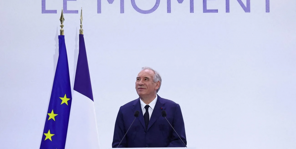 Francia anuncia un ajuste récord de 43.800 millones de euros: congelan jubilaciones y recortan gasto social