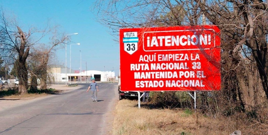 Por qué colocaron carteles rojos en las rutas nacionales que atraviesan Santa Fe