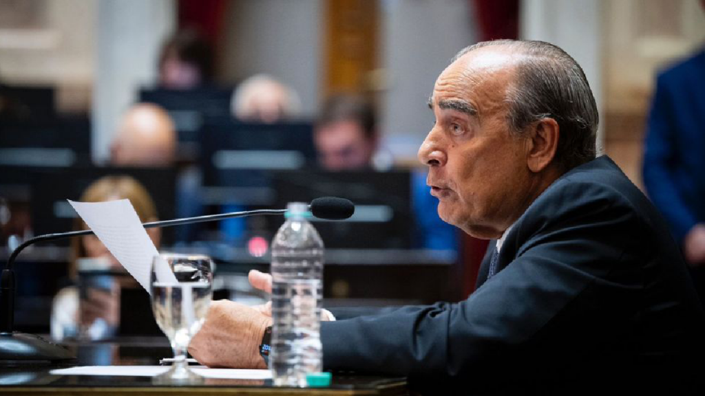 Francos ratificó el veto a leyes del Senado:“No se puede hacer magia con los números”