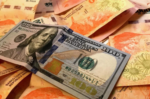 Devaluación y suba de tasas: pragmatismo extremo frente a demandas del mercado