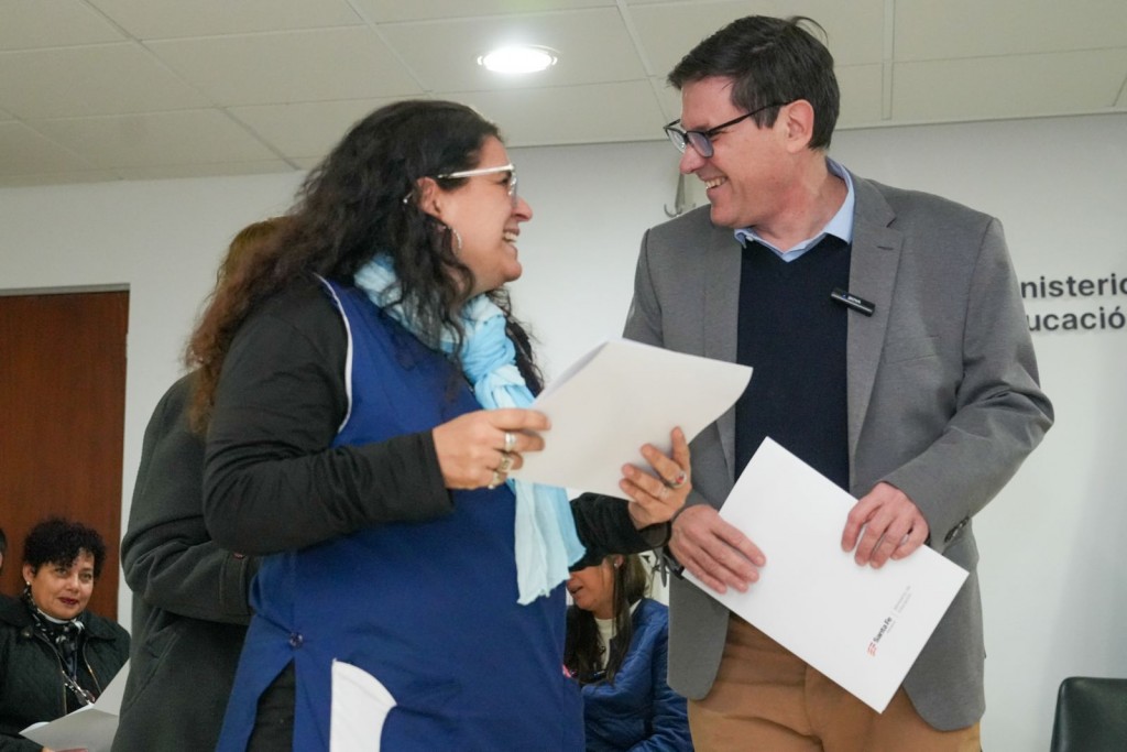 Fuerte inversión del Gobierno provincial para mejorar escuelas en Santa Fe: $371 millones para obras urgentes en 20 instituciones