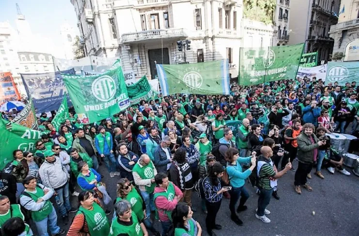 Paritaria nacional: UPCN aceptó y ATE rechazó la oferta por “miserable”