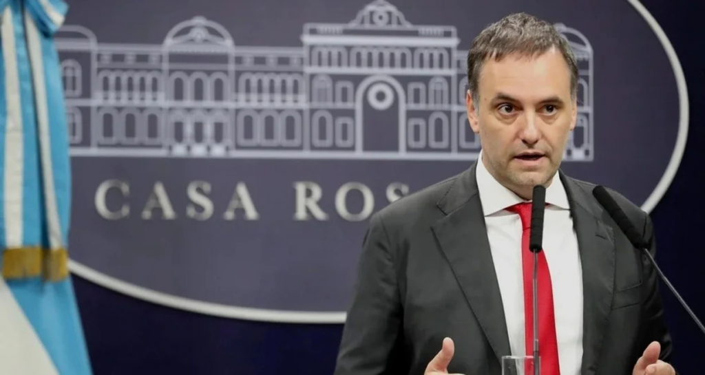 Adorni expuso la ruptura de Javier Milei con Victoria Villarruel: 
