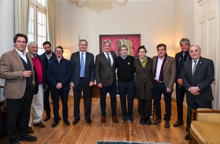 Caputo visitó la Expo Rural y se reunió con representantes del campo