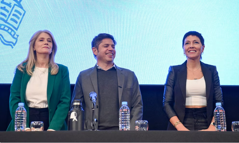 El peronismo bonaerense mostró su primera foto de unidad: Axel Kicillof compartió un acto con Mayra Mendoza