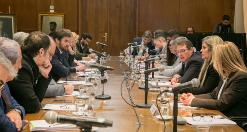 El Ministerio de Economía recibió a las provincias pero no hubo acuerdo sobre un nuevo reparto de fondos