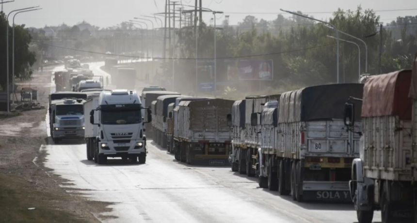 Camioneros santafesinos ya no deberán hacer el nuevo carné nacional: Aladio confirmó la excepción