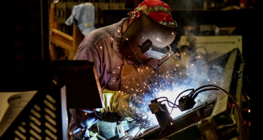 La industria metalúrgica creció en junio pero sigue lejos de los niveles históricos