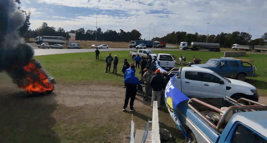 “Basta de salarios de hambre”: la UATRE profundiza su reclamo, con protestas en las rutas