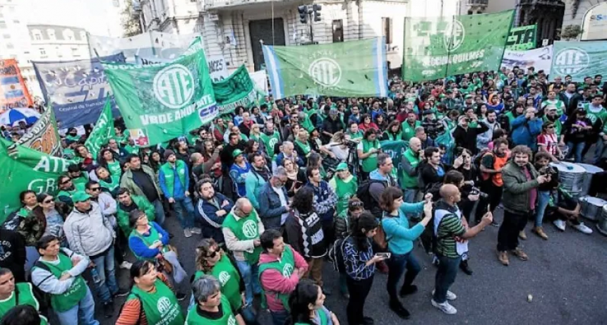 Paritaria nacional: UPCN aceptó y ATE rechazó la oferta por “miserable”