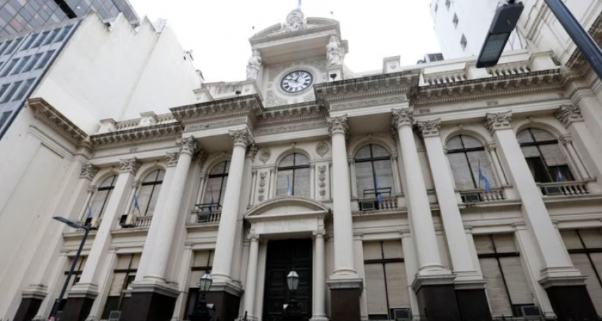 Nueva medida para contener al dólar: el BCRA habilitó una herramienta que los bancos reclamaban antes del último salto de la divisa