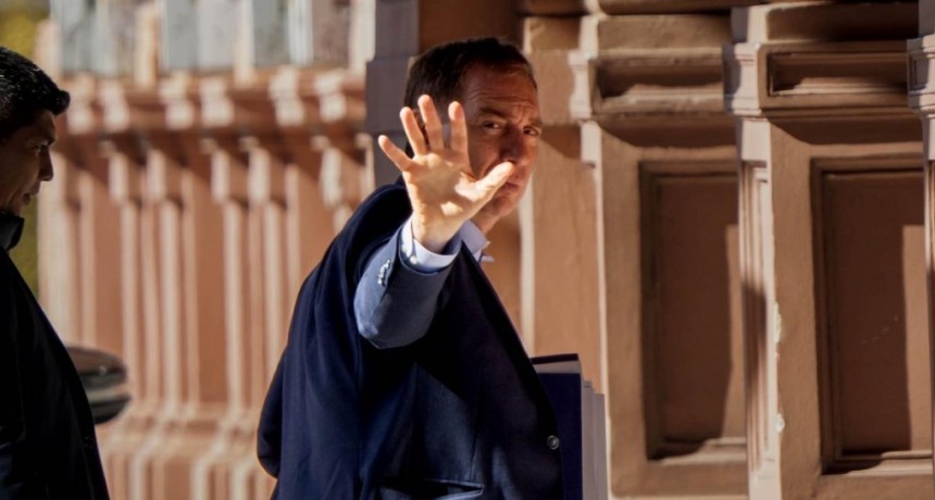 Santilli empez&oacute; con una se&ntilde;al: Milei 2027