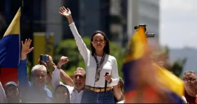 Masiva marcha de la oposición venezolana contra Maduro, a un mes de las elecciones