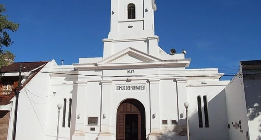 El cura de la Iglesia de Coronda pide donaciones en redes sociales para pagar la boleta de la luz