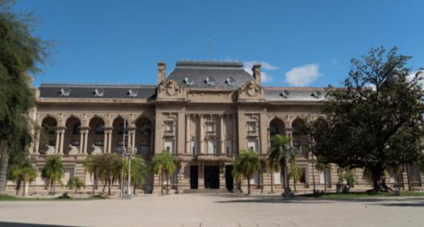 Colón y Unión recibirán $100 millones por parte del Gobierno Provincial