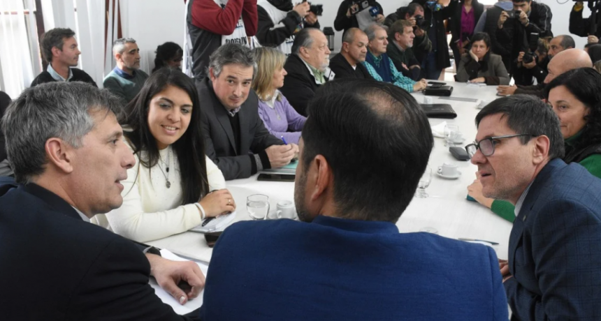 Goity adelantó una pronta convocatoria a la paritaria docente en Santa Fe