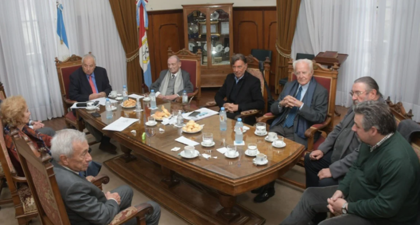 El gobierno y la Corte de Santa Fe gestionan la agenda institucional sin desatender la política