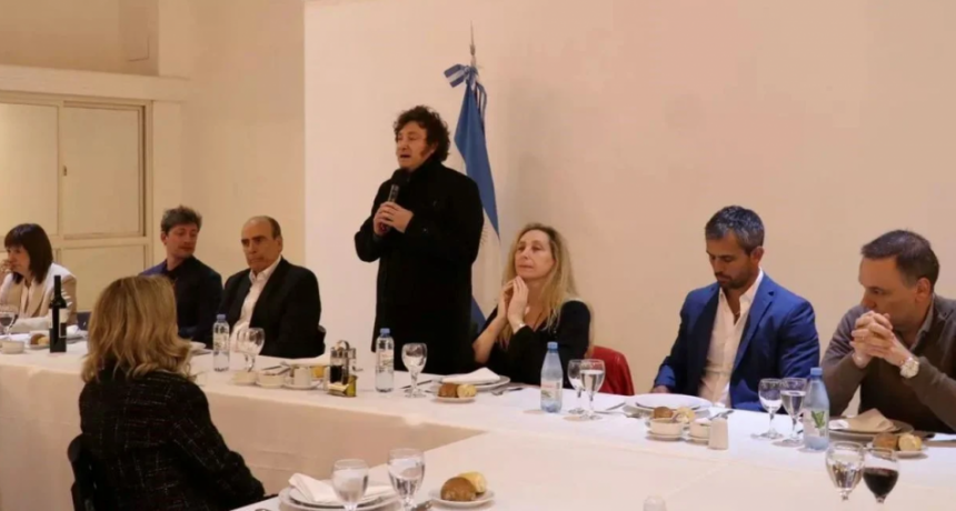 Milei busca acuerdos con dialoguistas para sostener los vetos en medio del armado de listas para octubre