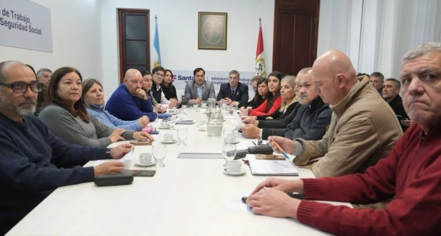Sali&oacute; por decreto el aumento a docentes de Santa Fe en un d&iacute;a de paro nacional