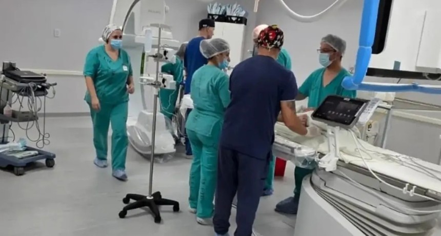 Una santafesina al frente de un hito m&eacute;dico: el hospital Alassia realiz&oacute; por primera vez un implante card&iacute;aco in&eacute;dito en un adolescente