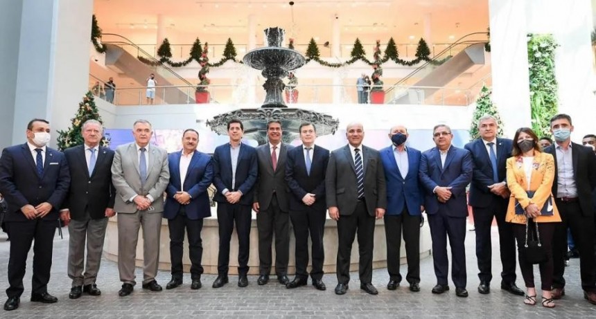 Los gobernadores del Norte Grande se re&uacute;nen en el Chaco junto a Manzur y De Pedro