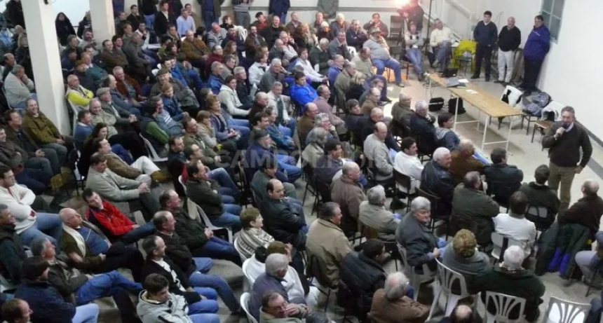  Tamberos convocan una asamblea abierta para pedir un "d&oacute;lar leche"