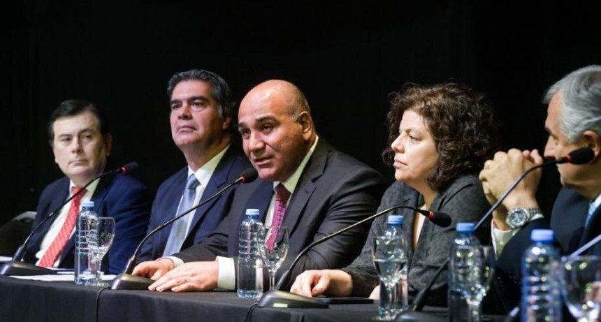 Manzur propondr&aacute; incluir en el proyecto de Presupuesto 2023 la construcci&oacute;n del Corredor Bioce&aacute;nico del Norte Grande&rdquo;