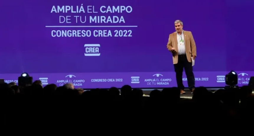 "No podemos actuar como en una burbuja, el campo tiene que salir del modelo de autoreconocimiento"