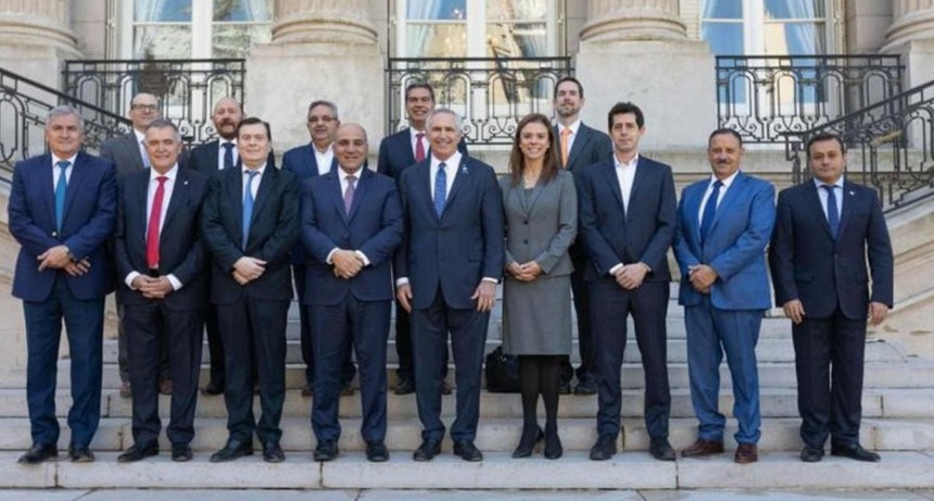 De Pedro y gobernadores analizaron con Stanley y Massa la gira que realizar&aacute;n en Estados Unidos