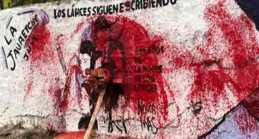 Vandalizaron un mural que recordaba la Noche de los L&aacute;pices, donde se secuestr&oacute; y asesin&oacute; a estudiantes en 1976