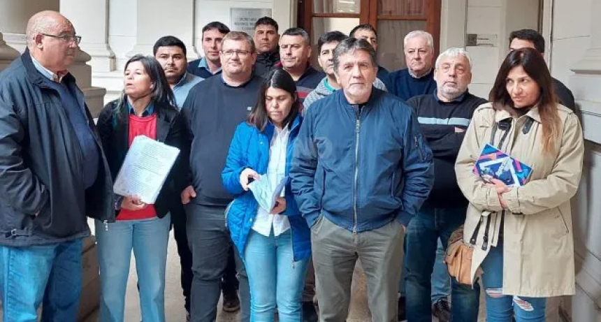 "Es lamentable que el acta se firme y se termine rompiendo por un llamado", dijo el secretario de Festram