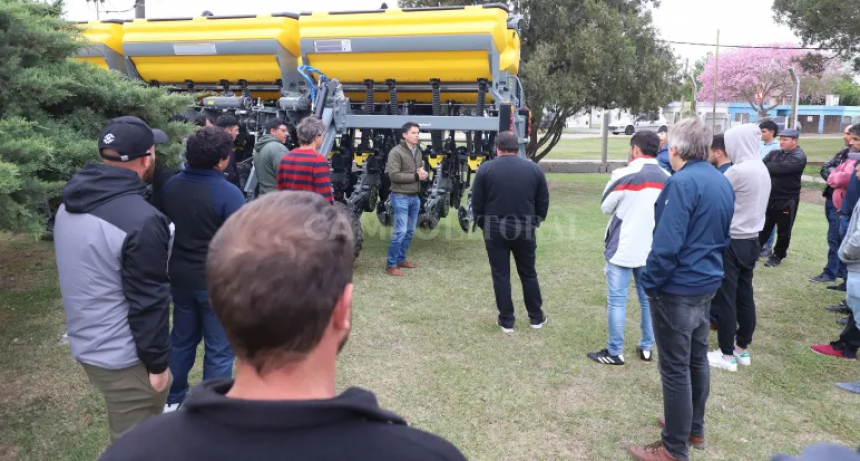 Capacitaci&oacute;n en maquinaria agr&iacute;cola 