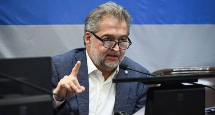 La respuesta de Mirabella a la oposici&oacute;n: "Las y los santafesinos son v&iacute;ctimas de que durante tantos a&ntilde;os se le abri&oacute; la puerta al narcotr&aacute;fico"