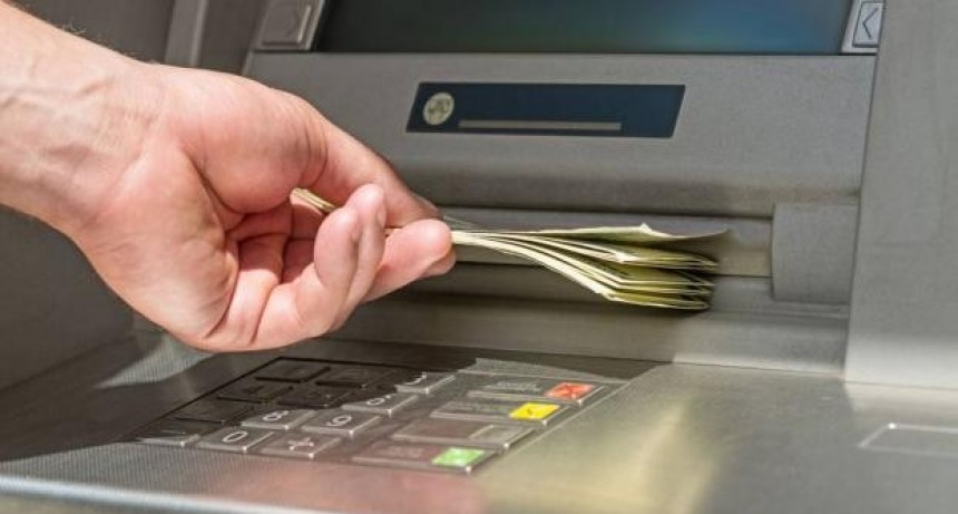 Los sueldos y jubilaciones de trabajadores provinciales de agosto se abonan en septiembre con un 25% de aumento 