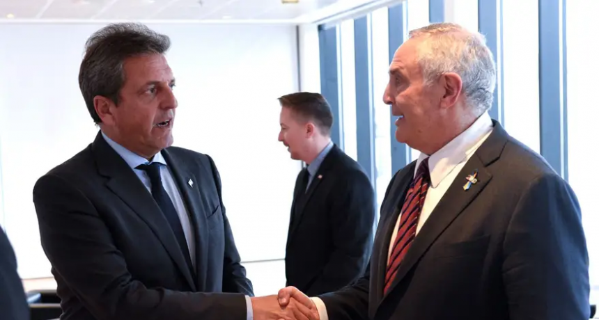 Sergio Massa firmó un acuerdo de Seguridad con los Estados Unidos y reclamó por la ley de blanqueo