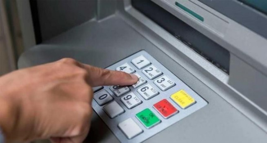 Con un aumento del 7%, el lunes comienza el pago de los haberes de septiembre de los agentes públicos