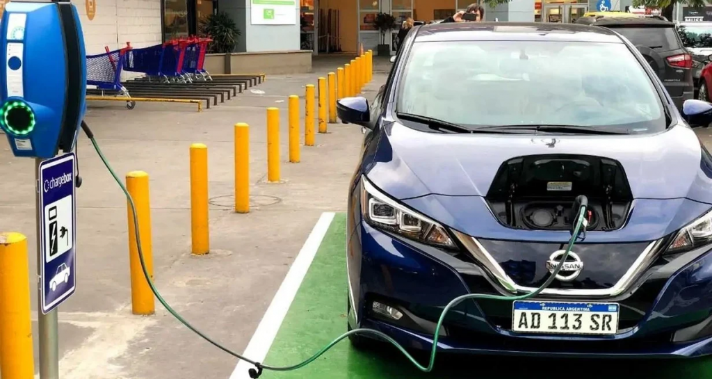 Histórico anuncio: Argentina fabricará en 2025 autos eléctricos