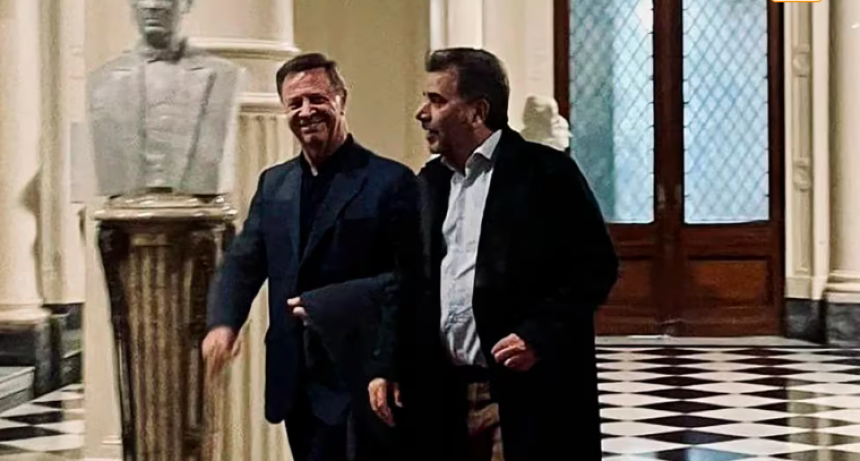 Javier Milei juntó a los diputados y senadores más cercanos y acordó una hoja de ruta para evitar más derrotas