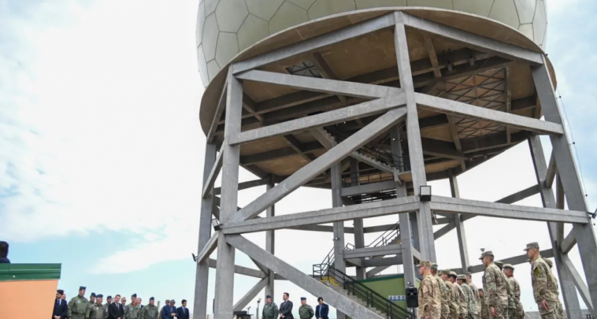 El Ministerio de Defensa le contó a AIRE para qué sirve el radar que instalaron en Tostado