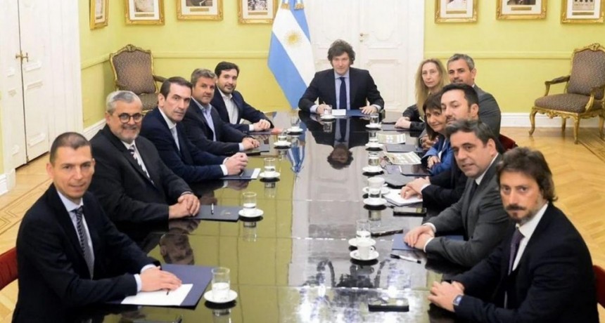 Milei se reunió con cinco diputados radicales: el bloque, cerca de la fractura
