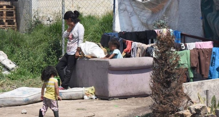 La pobreza trepó a 52,9%, peor cifra en 20 años: más de 24 millones de personas